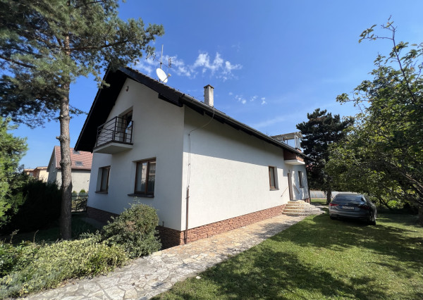 AVENUE RE | 6-izb. dom, veľká záhrada, bazén, 2-garáž, BA IV