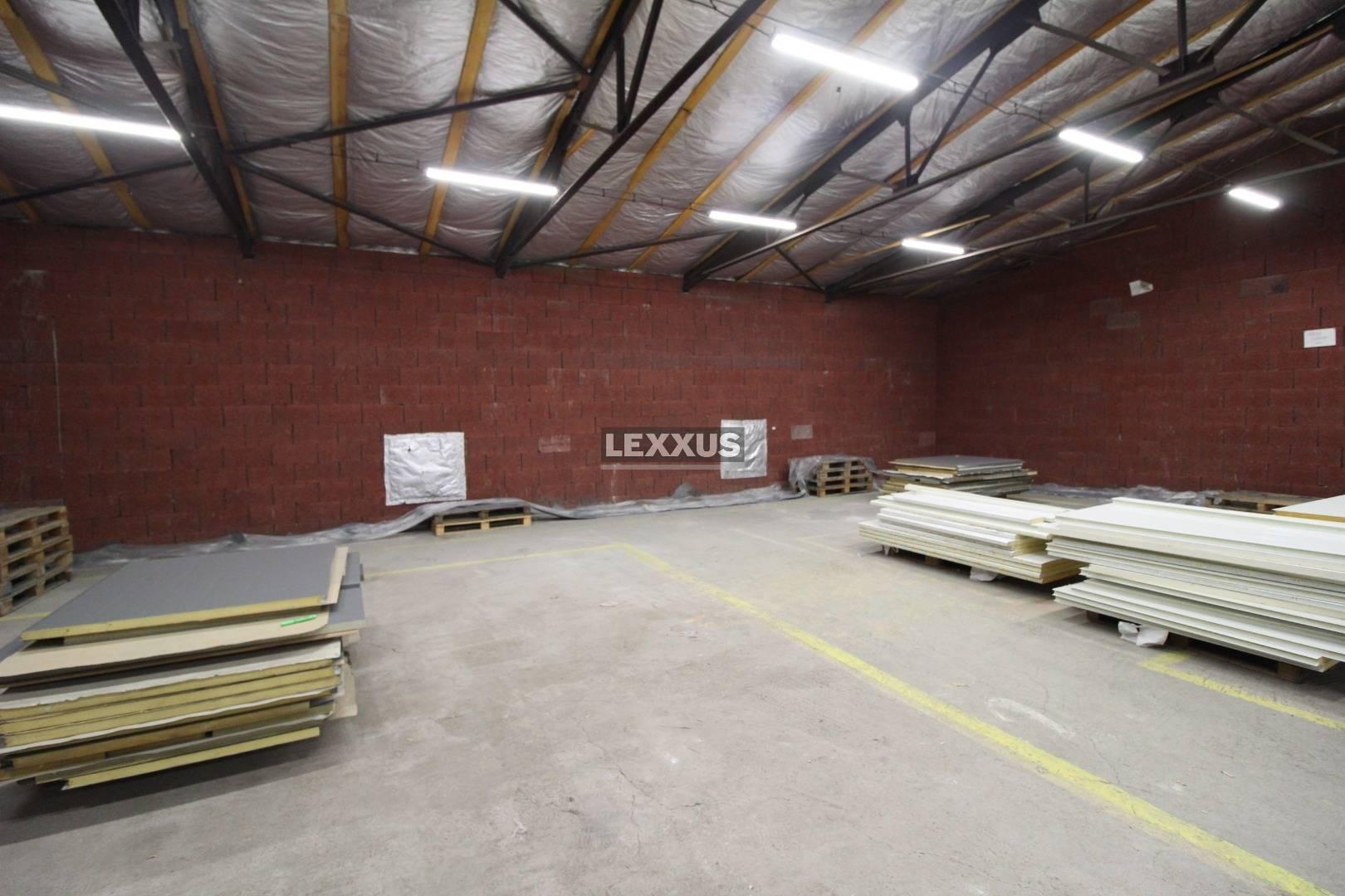 PRENÁJOM - zateplená skladová hala v skladovom areáli, Bernolákovo