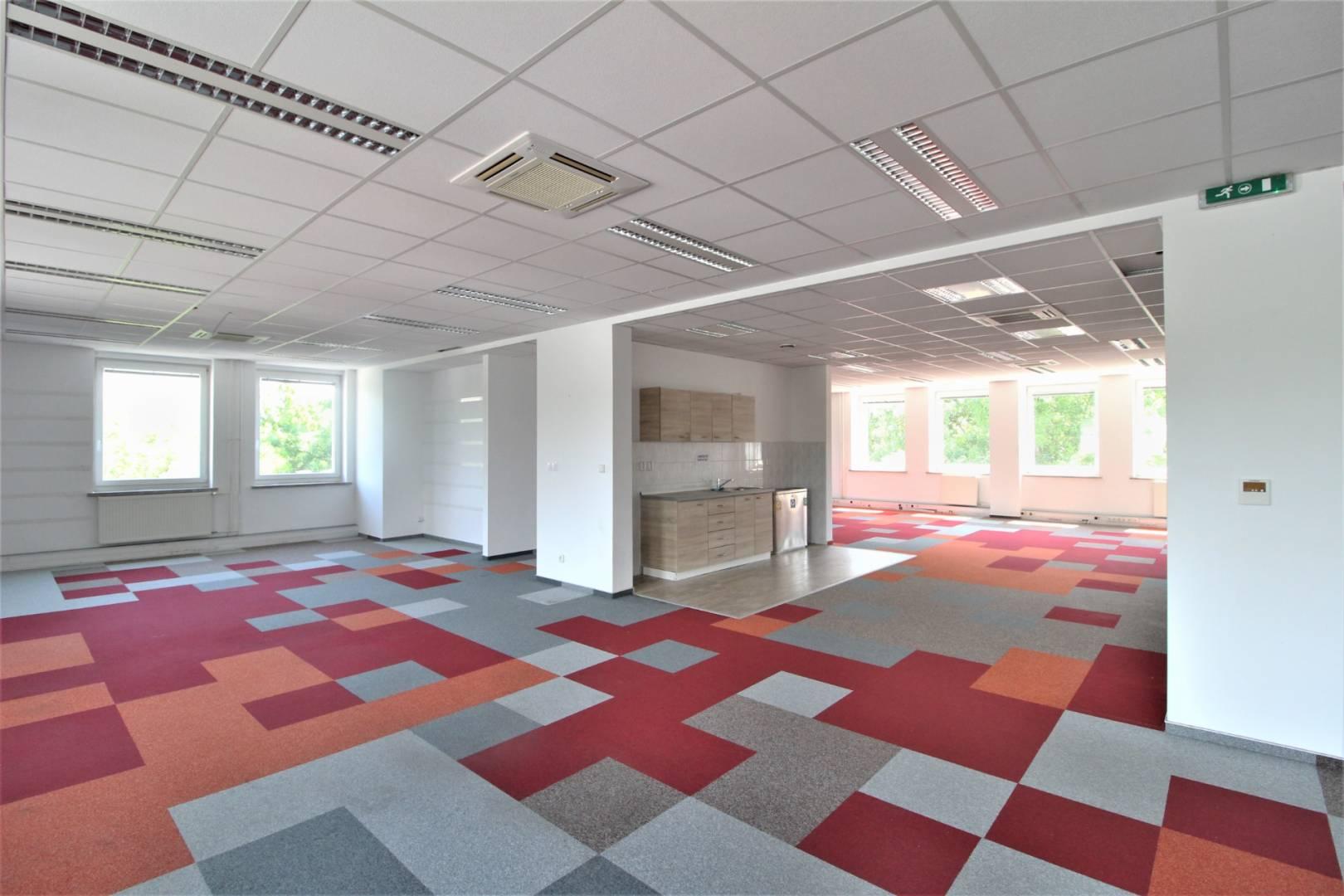 AVENUE | klimatizované admin priestory po rekonštrukcii, už od 90 m2