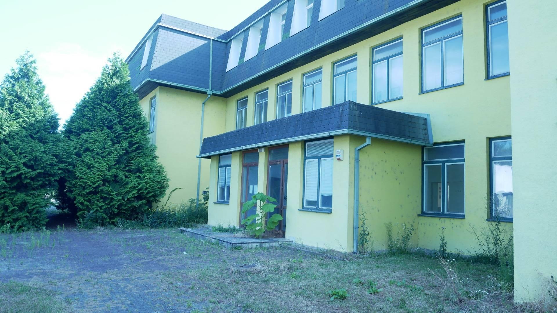 AVENUE | budova s priľahlým pozemkom v centre mesta D. Streda