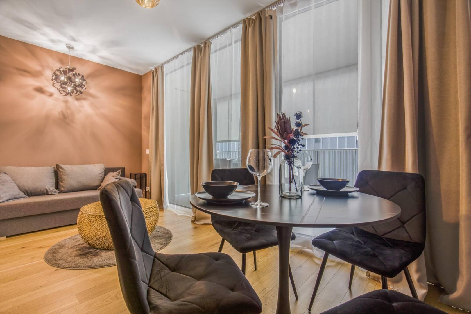 AVENUE | TOPPONUKA 1,5i byt  VYDRICA historické centrum