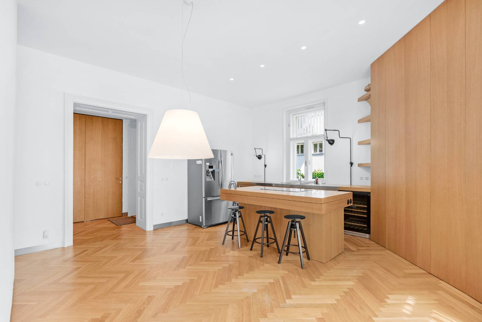 AVENUE I PRENAJOM Elegantný 5 izbový dom v Starom meste, Bratislava I