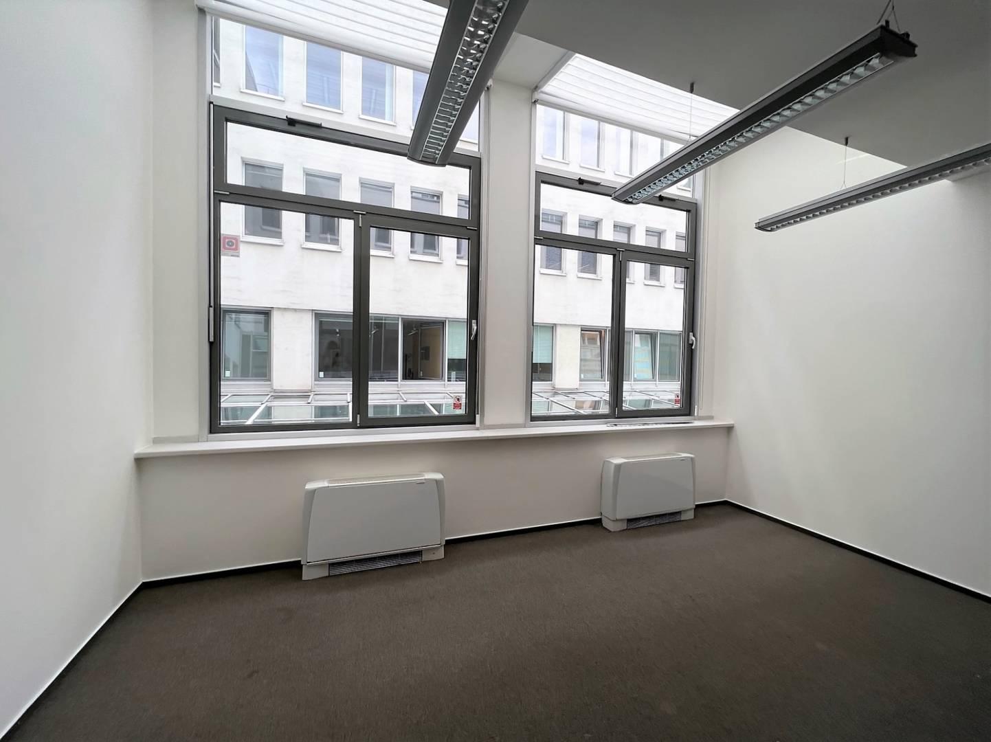 AVENUE | kancelárie  243 m2, garáž, biznis centrum v BA I