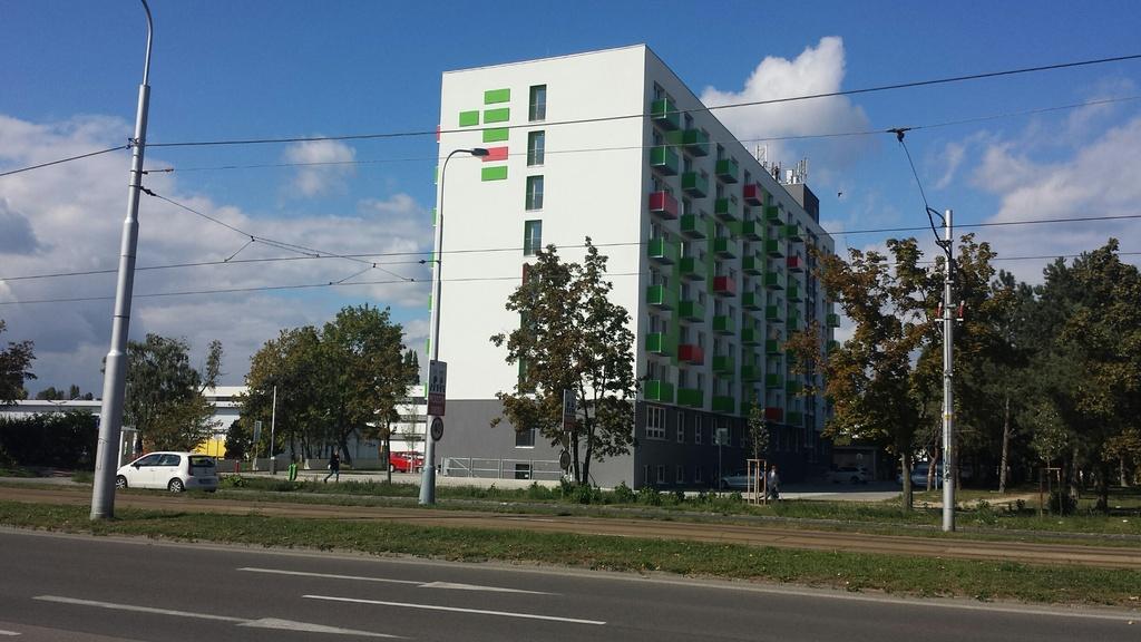 AVENUE | Investičný nebytový priestor v Ružinove s možnosťou prestavby na jedno, alebo dvojizbové apartmány.