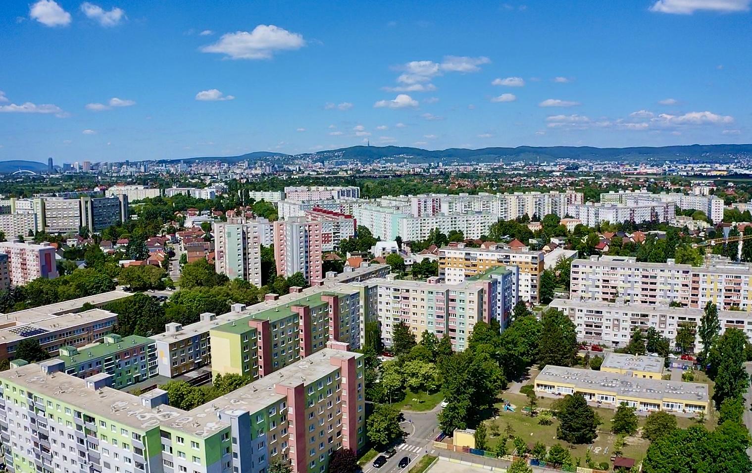 AVENUE | útulný a krásne slnečný 1i byt vo vyhľadávanom pôvodnom stave, s výhľadom do parčíku.