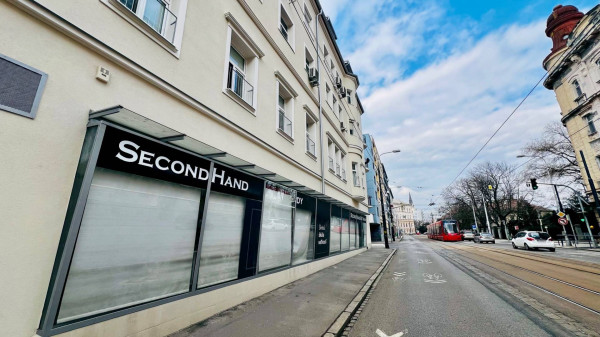 AVENUE | obchodný priestor, veľké výklady na frekventovanú ulicu, BA I