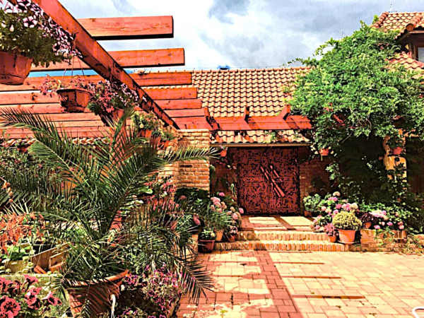 AVENUE | exkluzívna vidiecka rodinná usadlosť zameraná na chov koní, Lučenec.