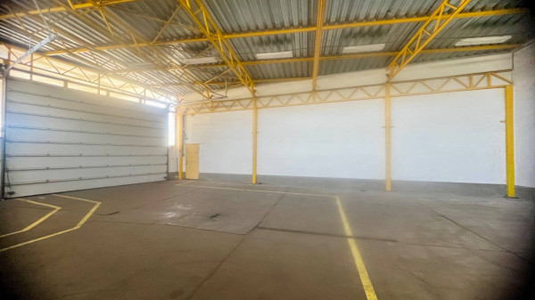 AVENUE | komfortná skladová hala s parkovaním v areáli, Pod. Biskupice