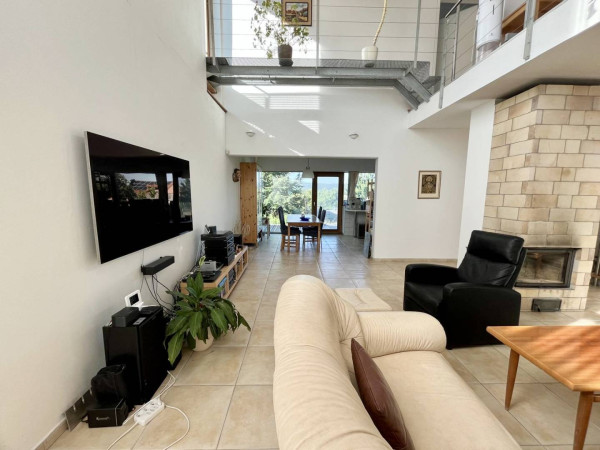 AVENUE | unikátny nízkoenergetický dom, krásne prostredie, 10 km od BA