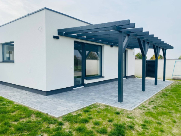 AVENUE I PREDAJ RODINNÉHO DOMU, Tureň