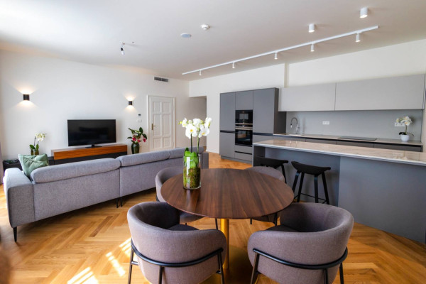 AVENUE | jedinečné bývanie na najlepšej ulici v Starom Meste, Laurinska