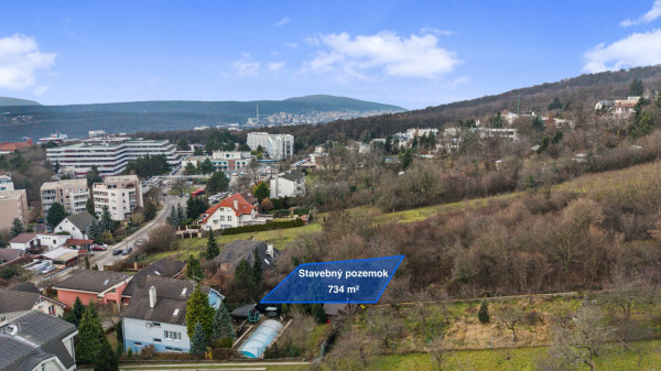 AVENUE | Slnečný stavebný pozemok 734m2 Horný Kramer - Lukratívna investičná príležitosť