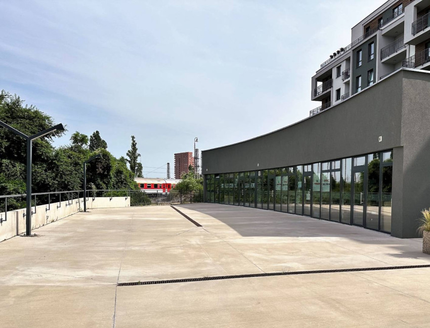 AVENUE | obchodný priestor v novostavbe, Nové Mesto.