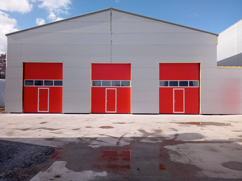 PRENÁJOM, výrobno-skladová zateplená, vykurovaná hala, Báhoň.