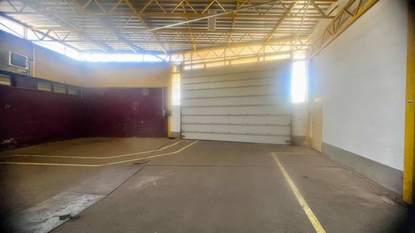 AVENUE | komfortná skladová hala s parkovaním v areáli, Pod. Biskupice