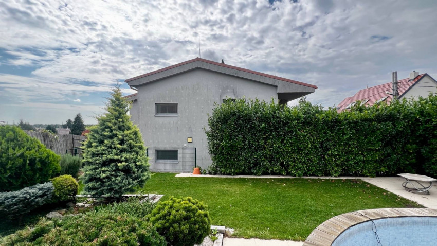 AVENUE | komfortný 5-izb RD, bazén, krásna lokalita, Svätý Jur, pri BA