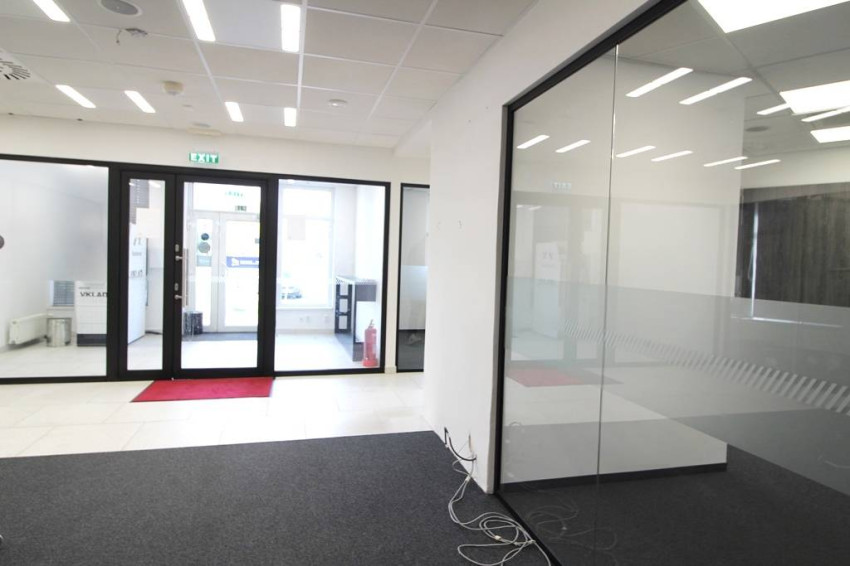 PRENÁJOM -  kompletne zariadené admin. priestory , Ružinov. 