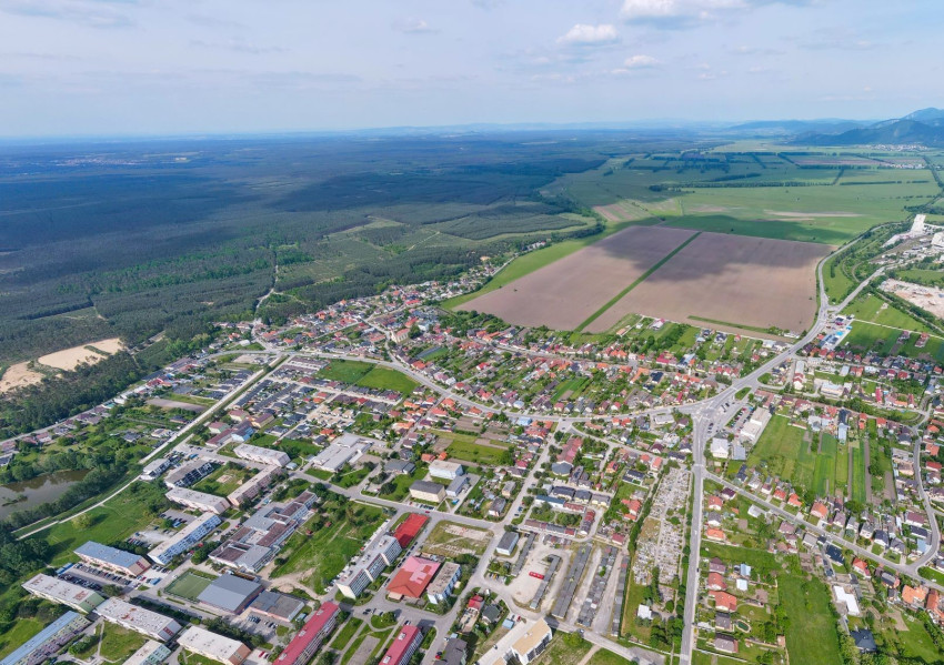 AVENUE | exkluzívny, rovinatý stavebný pozemok, Rohožník.