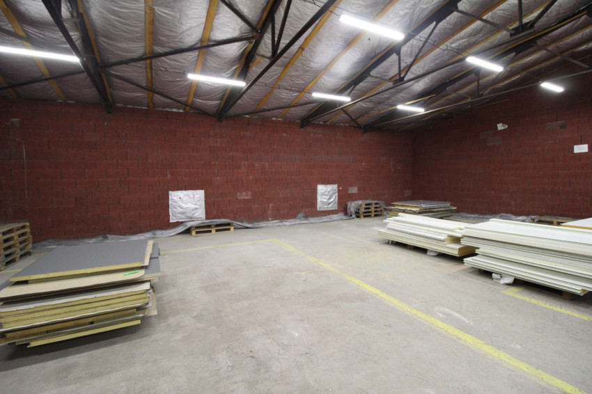 PRENÁJOM - zateplená skladová hala v skladovom areáli, Bernolákovo