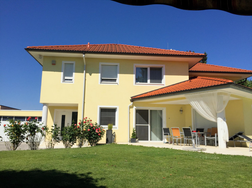 Exkluzívna vila „VILLA TOSCANA“ s bazénom, wellness, vínnou pivnicou a domácim kinom