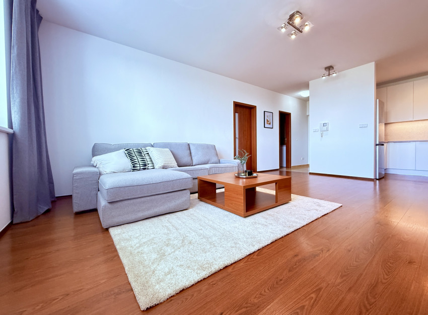 AVENUE | priestranný 2i byt s balkónom a unikátnym výhľadom na jazero Kuchajda či na mesto.