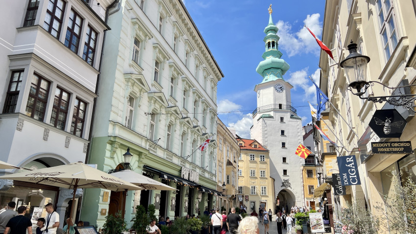 2 kancelárie, 42 m2, Michalská, krásny historický dom, výťah